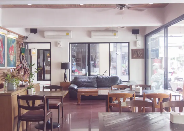 Hotel Cha-cha Phraathit 3*