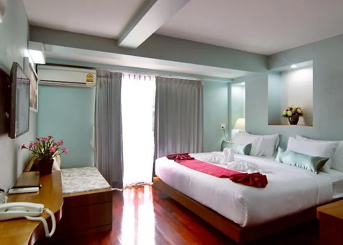 Cha-cha Phraathit Bangkok