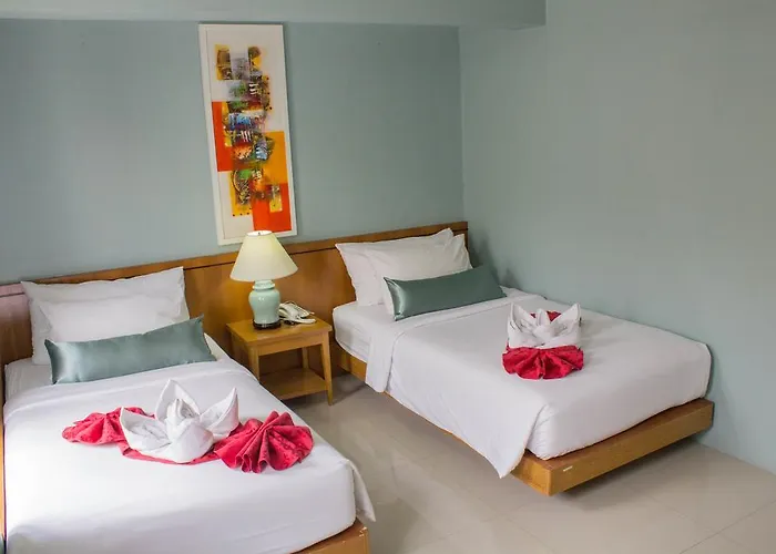 Hotel Cha-cha Phraathit 3*