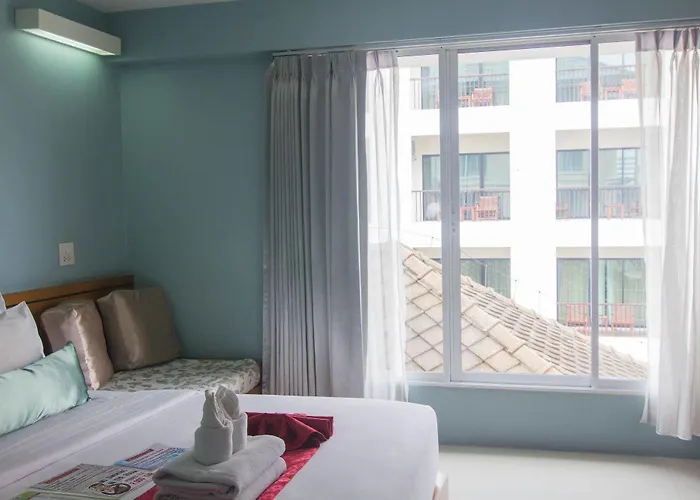 Hotel Cha-cha Phraathit 3*